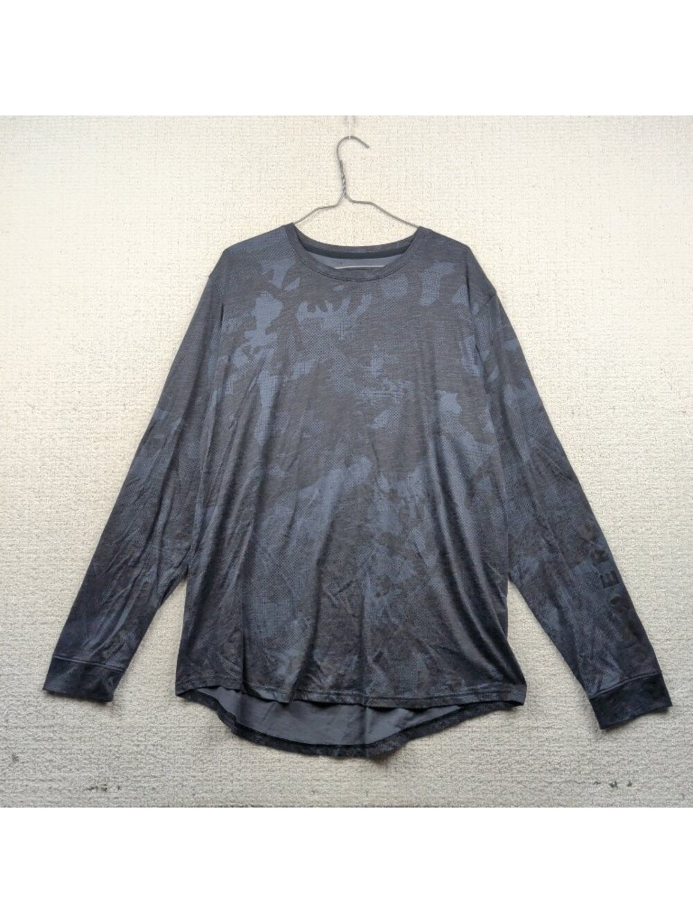 Under Armour Cyber Camo Long Sleeve Shirt Loose Fit Blue / Gray Techwear Gym XL